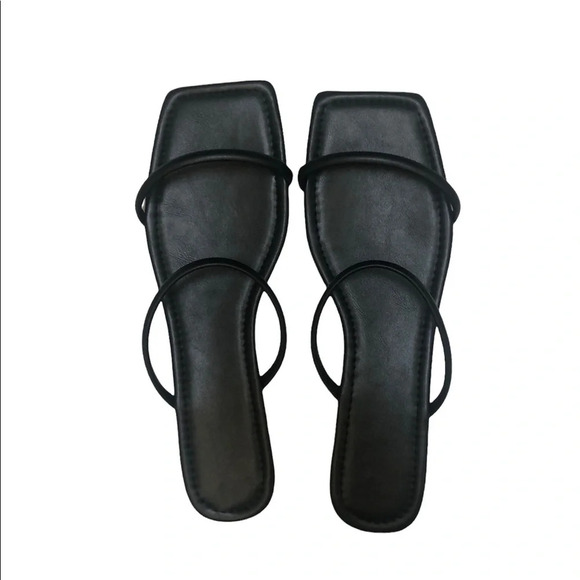 NWOT BLACK STRAPPY SANDALS - Picture 1 of 4